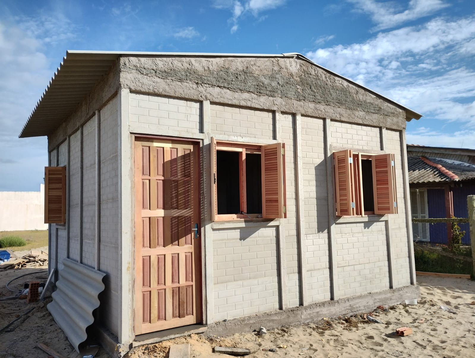 Casa kit 4, obra sem acabamentos - dbd1f231-0f2c-436c-a02d-3434e6921bb9