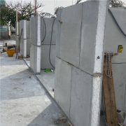 Casa em BLOCOK, SEM ACABAMENTO - corte de aberturas