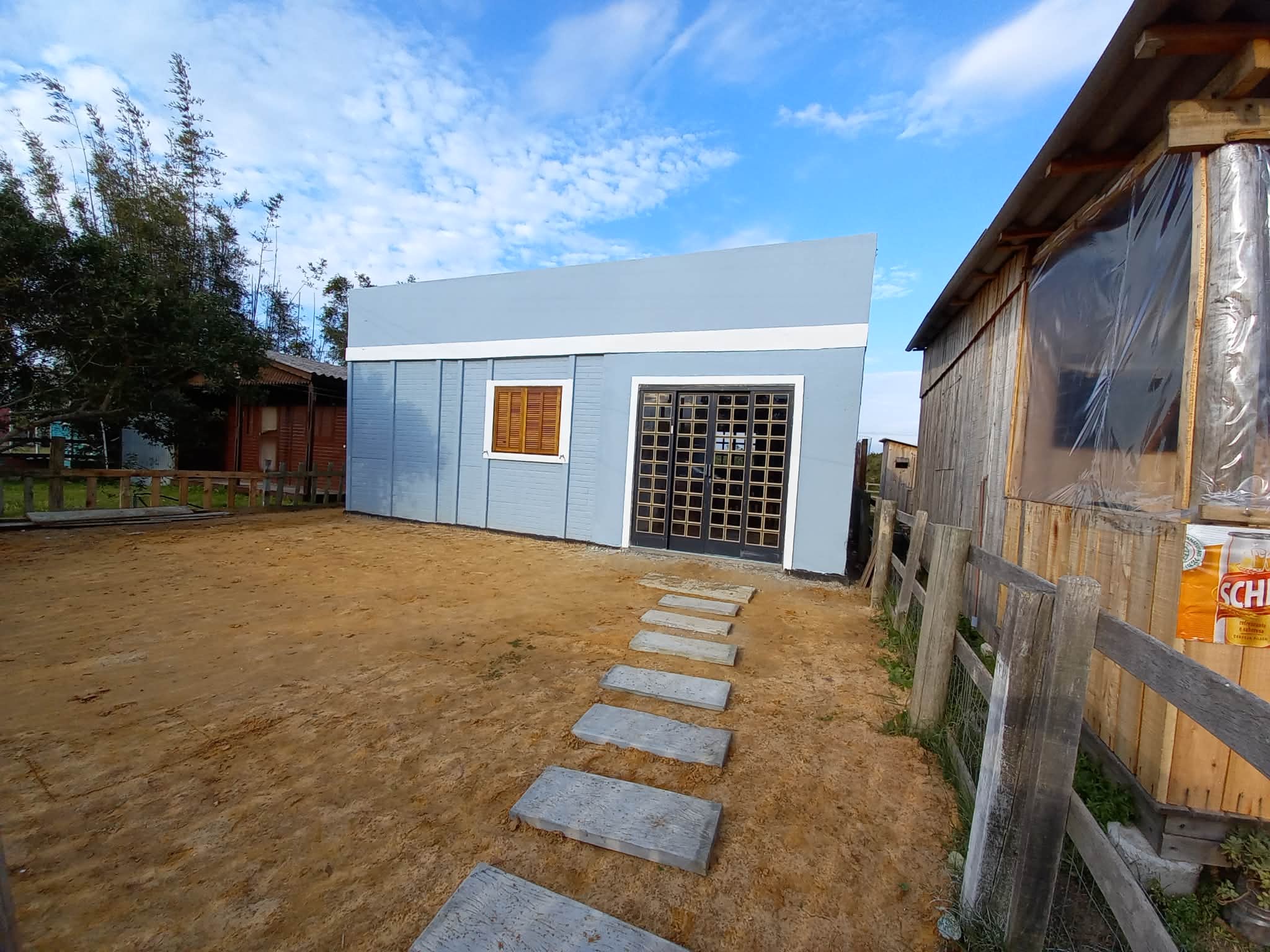 CASA CHAVE NA MÃO, COM GARAGEM - 258af795-f75d-4617-a76b-1158dace8be3