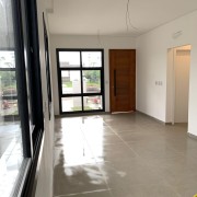 CASA EM BLOCOK COM ABERTURAS EM ALUMÍNIO SOB MEDIDA E LAGE - e409b18d-519e-4668-abde-a8588f5a73a2