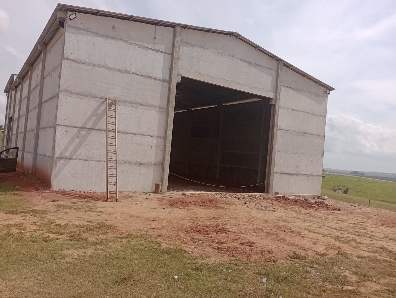 GALPÃO RURAL - GALPÃO FACHADA